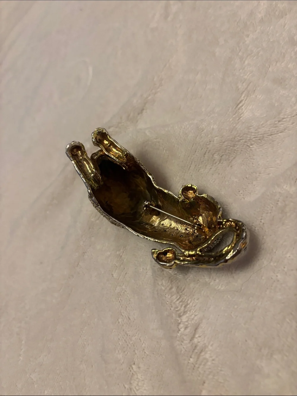vintage Gold-Tone Lion Brooch Pin with diamonds Elegant Animal Statement Jewelry